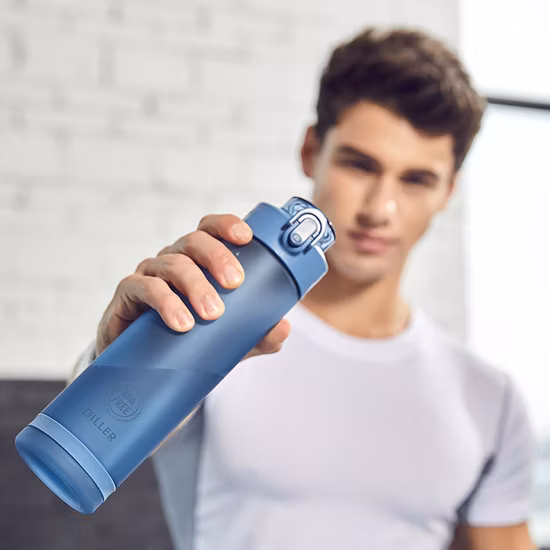 Logo personalizzato Bottiglia d'acqua sportiva in plastica Tritan all'ingrosso con cannuccia